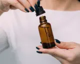 Czym się różni serum od kremu? Przewodnik po idealnej pielęgnacji