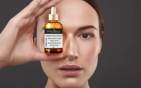 Cashmere fluid rozświetlający: Blask bez maski? Sprawdź!