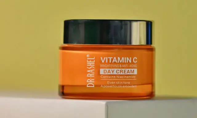 Jaki krem po serum z witaminą C? Wybierz idealne połączenie!